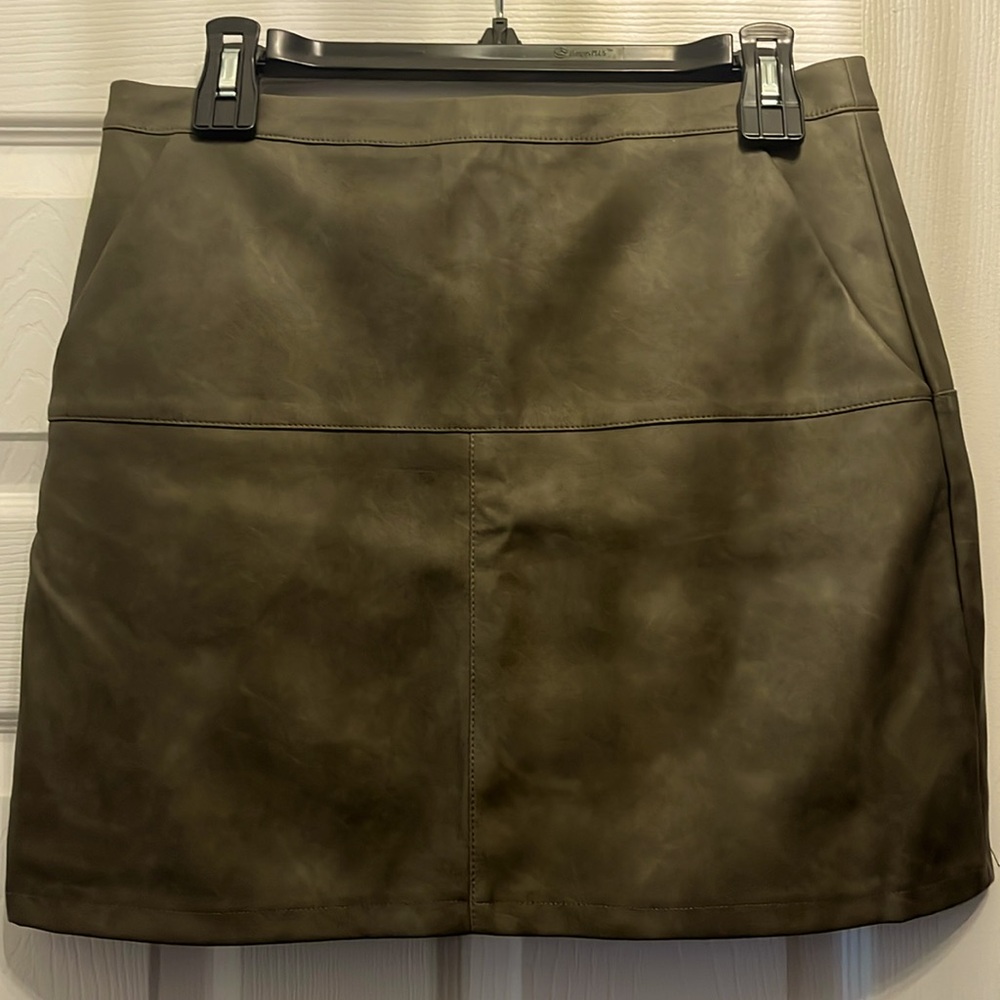 Shinestar Green faux leather mini skirt size large